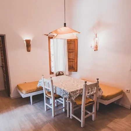 Casa Del Canto, Calapanizo 쿠에바스 델 알만소라